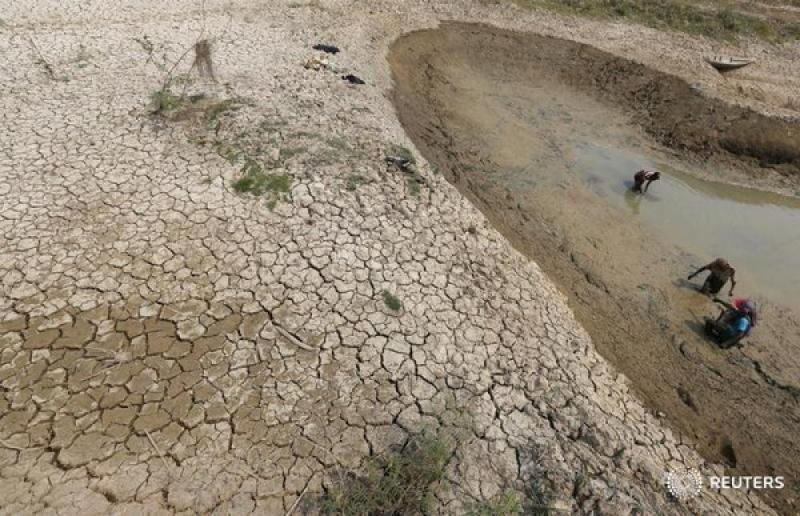 জলবায়ুর টাকা পুরোটাই গেছে জলে, ২৯৬ জনের বিদেশ সফর