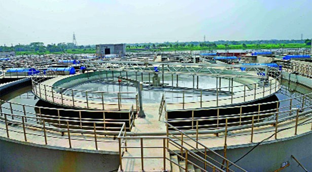 চামড়া শিল্পনগরী কেন বন্ধ করা হবে না, ব্যাখ্যা চায় পরিবেশ মন্ত্রণালয়