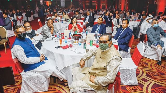 প্রথম আলোর প্রীতিসম্মিলনীতে বিশিষ্টজনদের মিলনমেলা