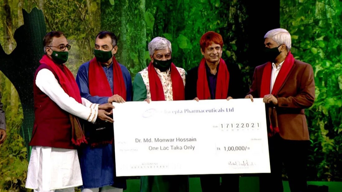 ‘প্রকৃতি সংরক্ষণ পদক’ পেলেন জাবি অধ্যাপক