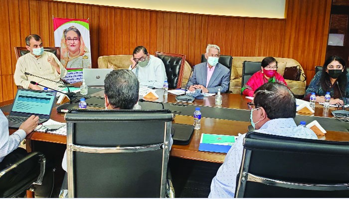 সাবের হোসেন চৌধুরী : তামাকপণ্যের সহজলভ্যতা কমাতে হবে