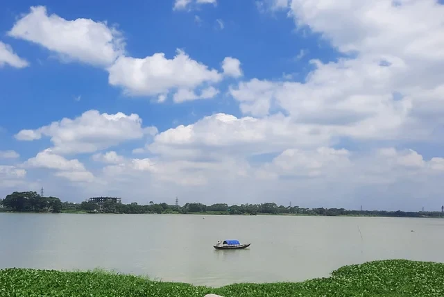 ট্যানারির বর্জ্যে হুমকির মুখে ধলেশ্বরীর জীববৈচিত্র্য