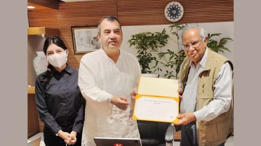 জনকল্যাণে অবদানের জন্য সম্মাননা পেলেন সাবের হোসেন চৌধুরী