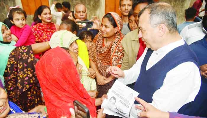 এখন অগ্রাধিকার কর্মসংস্থান